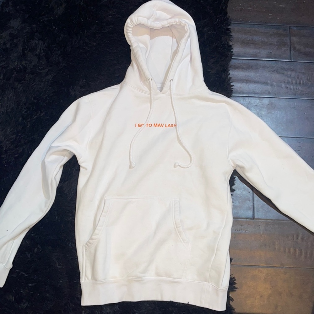 White SweatShirt fuzzy inside I go to Mav Lash hoodie sz small